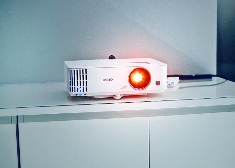 which is better lux or lumens for projector-min